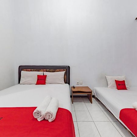 Reddoorz At Ciliwung Guest House Syariah Маланг Екстериор снимка