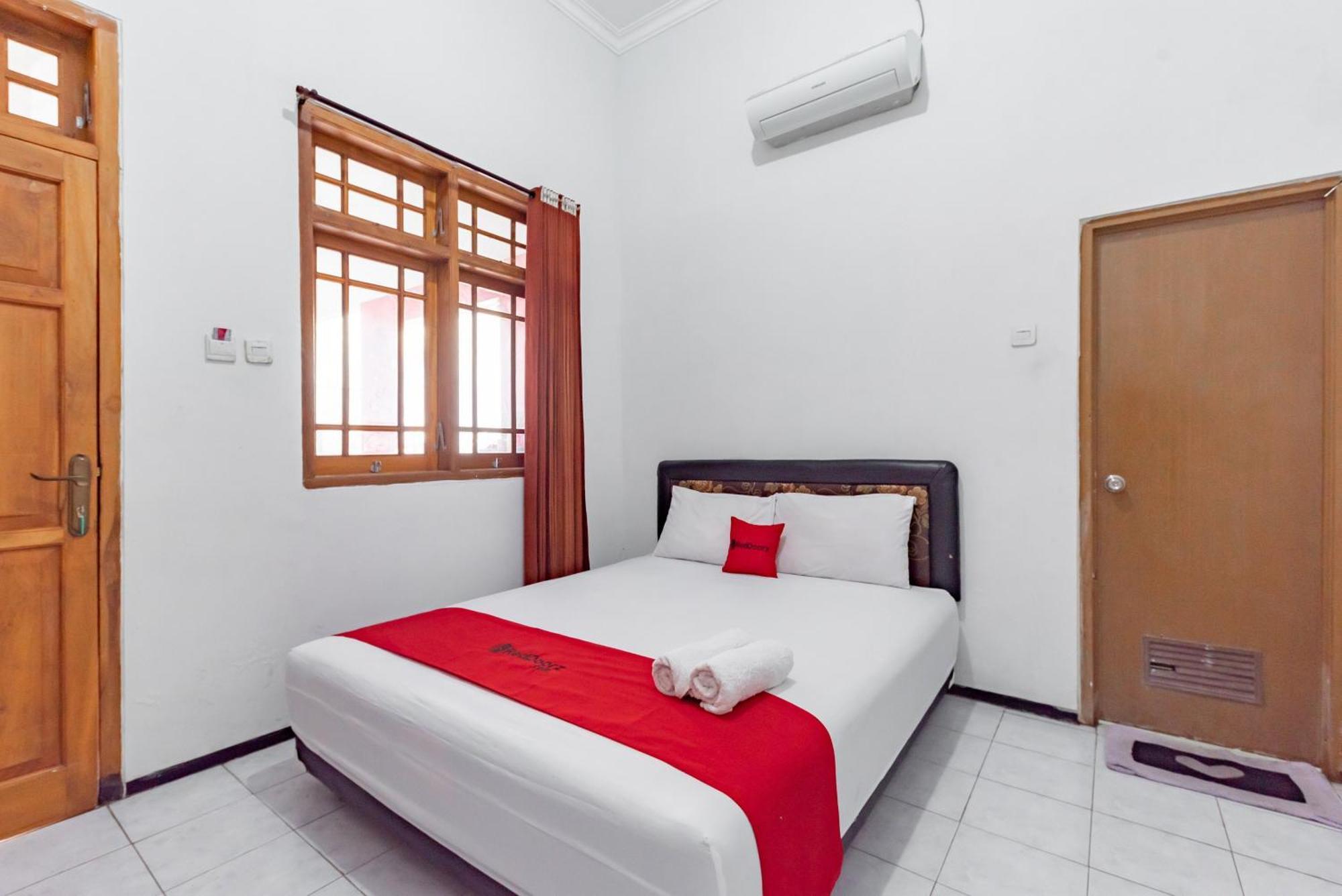 Reddoorz At Ciliwung Guest House Syariah Маланг Екстериор снимка