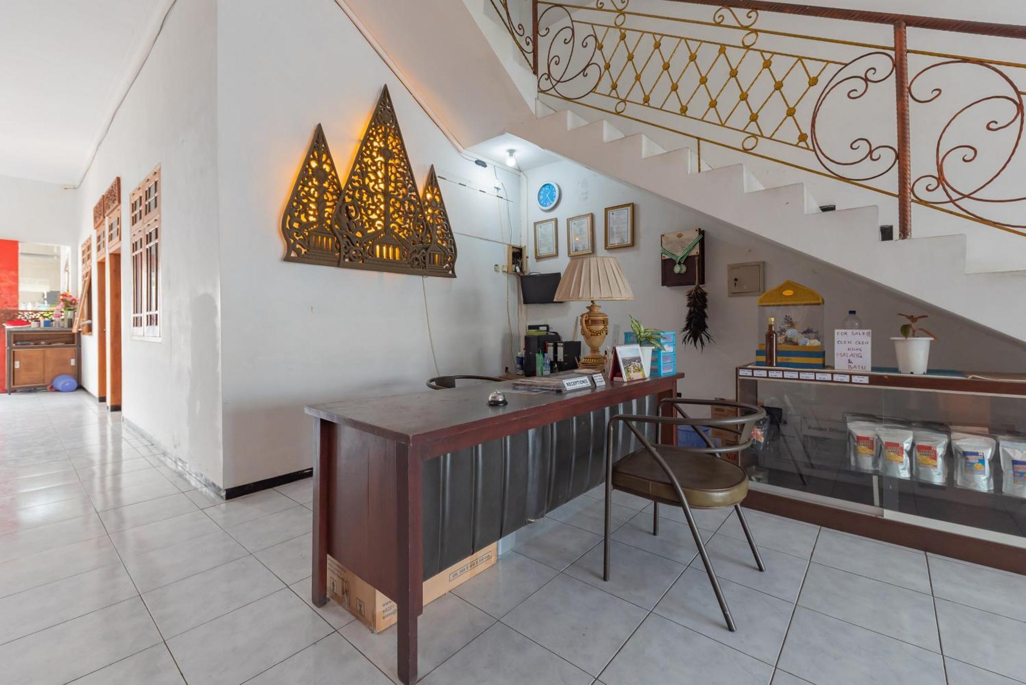 Reddoorz At Ciliwung Guest House Syariah Маланг Екстериор снимка
